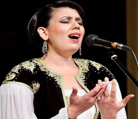 La Montréalaise Fairouz Oudjida chante Li Beirut pour commémorer l’explosion meurtrière